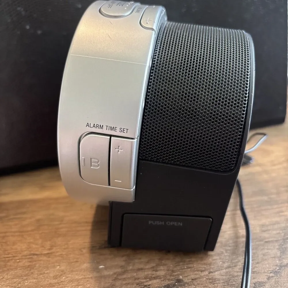 Sony Dream Machine ICF-C7IP AM/FM Radio Alarm Clock iPod Dock WORKS. See Info